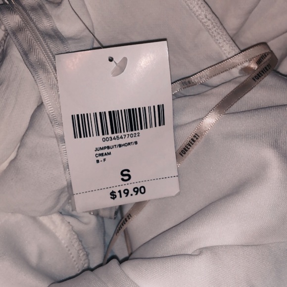 Cream Romper/ Jumpsuit *NWT* - Picture 4 of 5